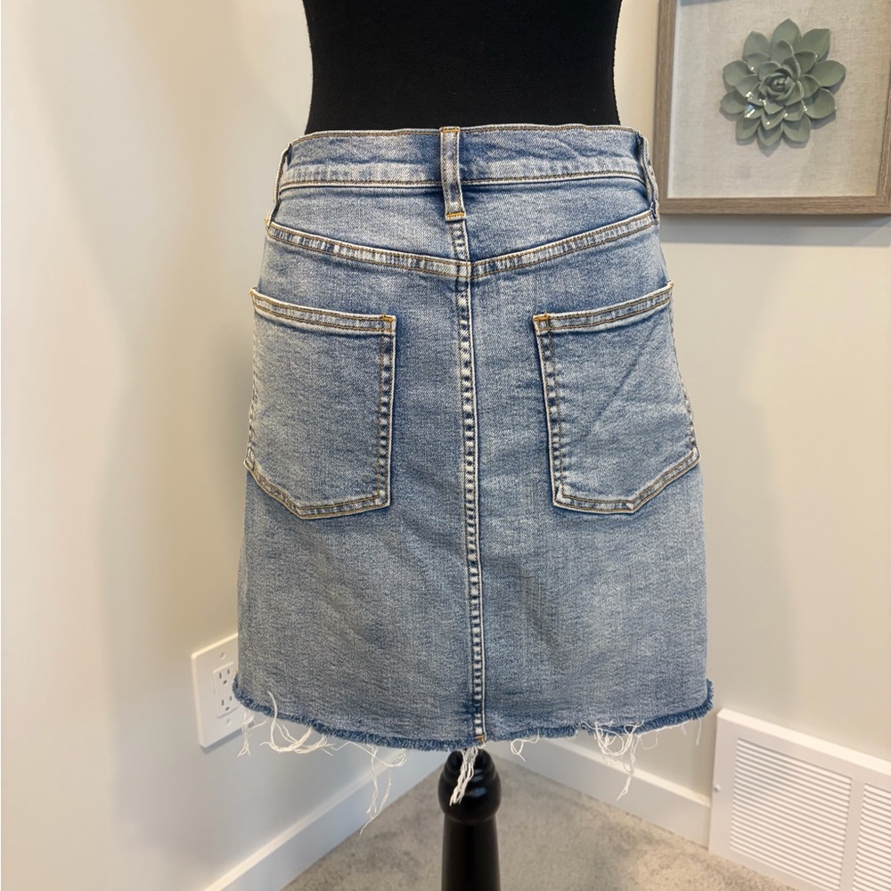 Aritzia Wilfred Free Vintage Light Blue ‘Tanit’ Raw Hem Denim Mini Skirt - Picture 6 of 12